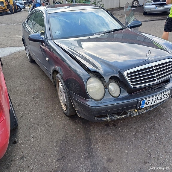 Mercedes Benz CLK 200 2.0 Bensiini Manuaali