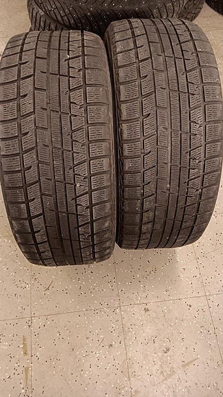 Yokohama 245/45R18 kitkarenkaat