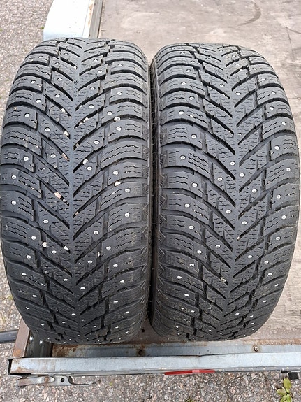 225/60R17 Nokian Hakkapeliitta 10 nasta 2 kpl.