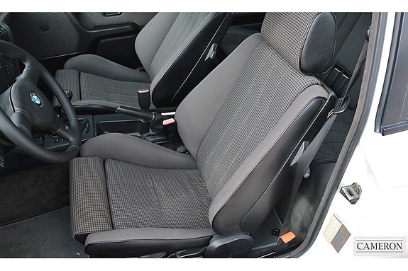Ostetaan  BMW E30 coupe istuimet /sisusta