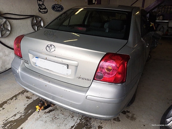 Toyota Avensis 2.0 Sedan -06
