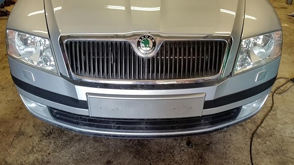 Skoda Octavia 1.9 diesel -08 varaosia