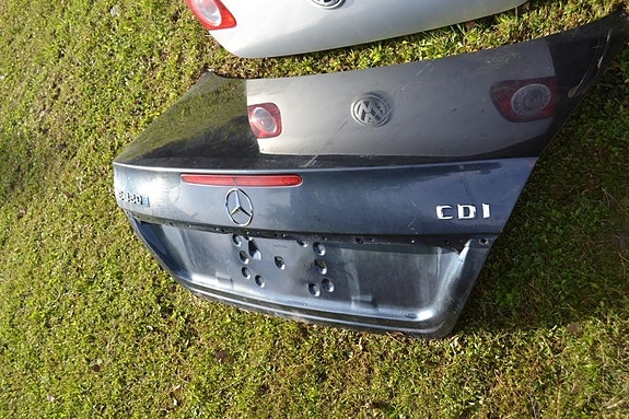 Mb E320 -06 takaluukku