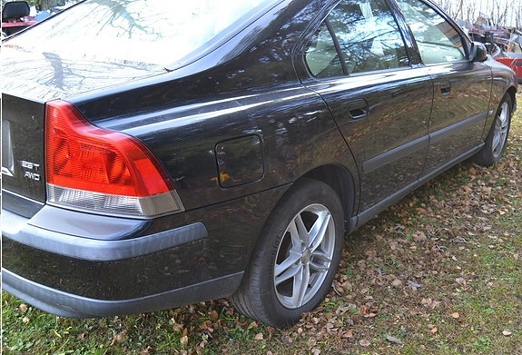 Volvo S60 4x4 2.5b man -03 varaosia