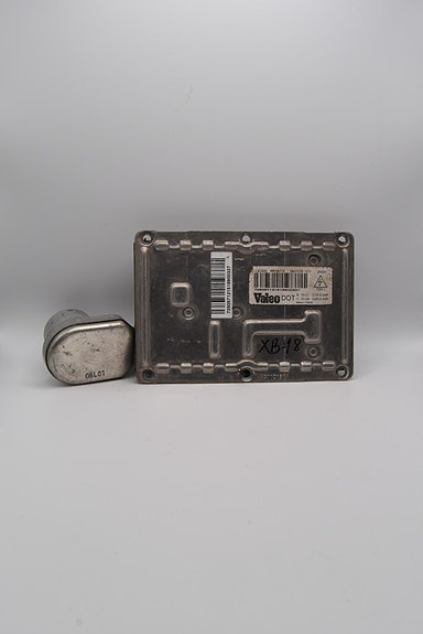 Volvo V70 -07 Xenon ballast 89035113 + johto