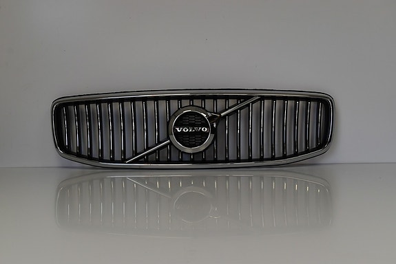 Volvo V90 -18 etusäleikkö