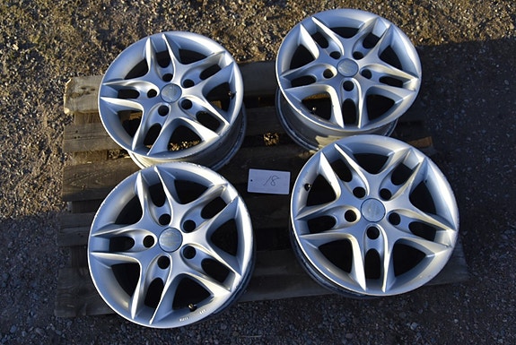 Nissan Almera 15" alumiinivanne sarja