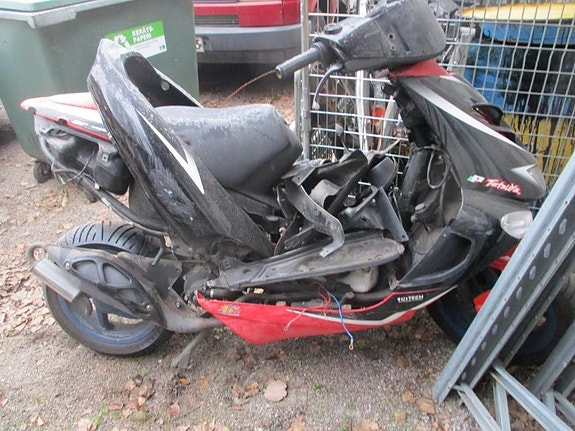 Aprilia SR 50 2001 osia