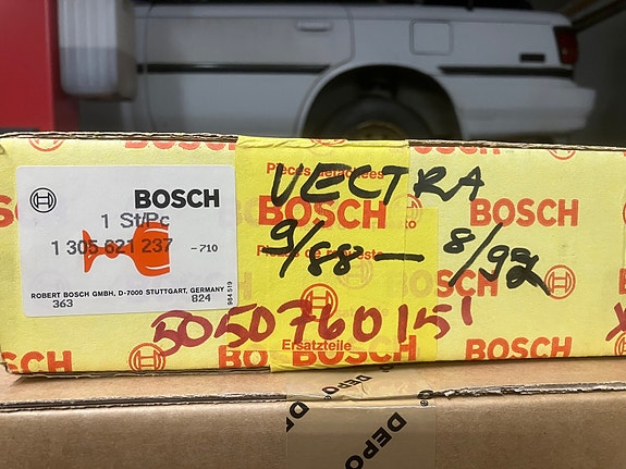 Opel Vectra-A Vasen/Oikea Ajovaloumpion Lasi Bosch 88-8/92
