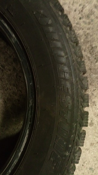 3x 195/60R15 Bridgestone Noranza 2 talvirenkaat