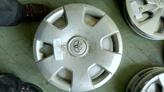 Toyota pölykapseleitä 15" osa 4