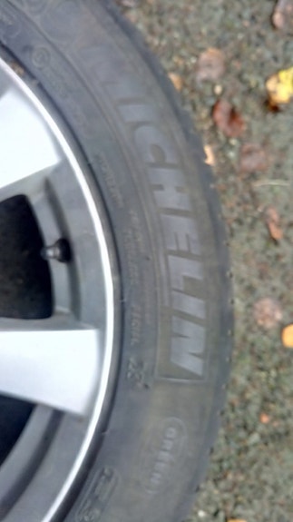 215/55R17 Michelin+ Toyotan alut kesärenkaat