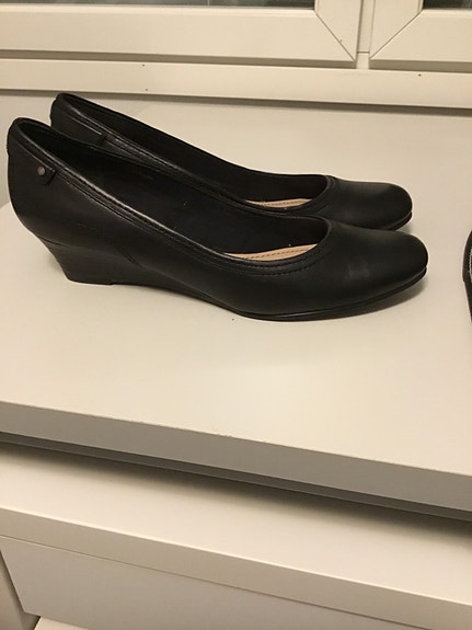 Esprit naisten nahkakengät