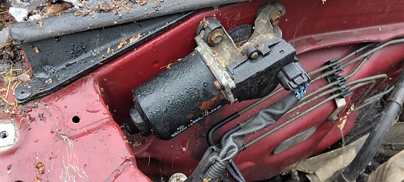 Toyota corolla 1,4 vm 2000 pyyhkimen varsi 9 euroa