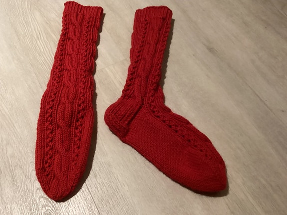 Punaiset palmikko villasukat, koko 39-40