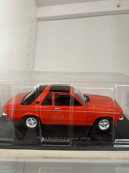 1/24 Opel Kadet C Aero 1976 Pienoismalli
