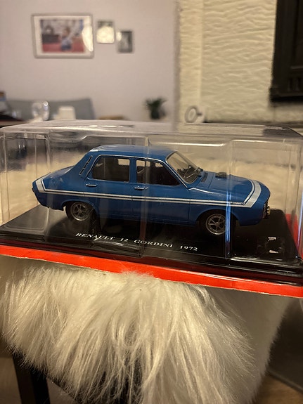 1/24 Renault 12 Gordini 1972 Pienoismalli