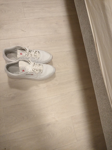 Myydään lähes käyttämättömät Reebok Miesten kengät koko 52