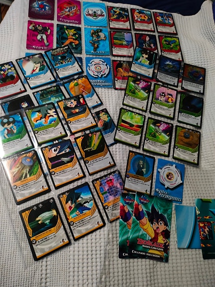 Beyblade Trading Card Game ja muita Beyblade kortteja