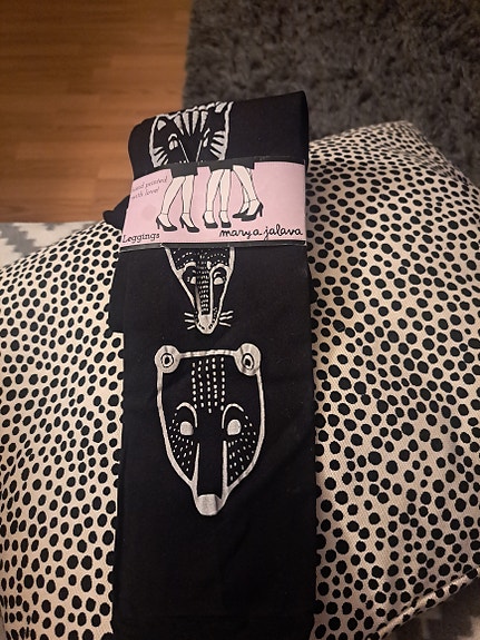Legginssit.