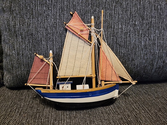 Product image 1 of 4