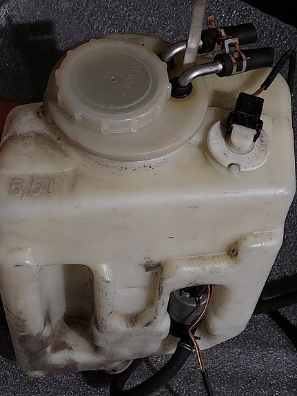 Pesunestesäiliö MB 320 E -96