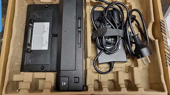 Dell E-Port+ telakka
