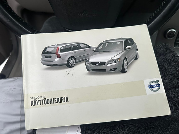 Volvo v50 käyttöohjekirja