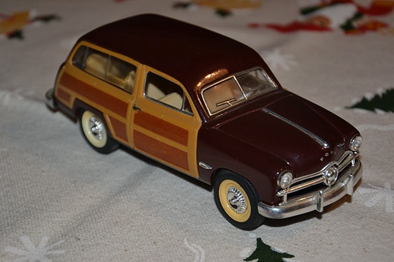 Ford Woody Wagon 1949   1/28