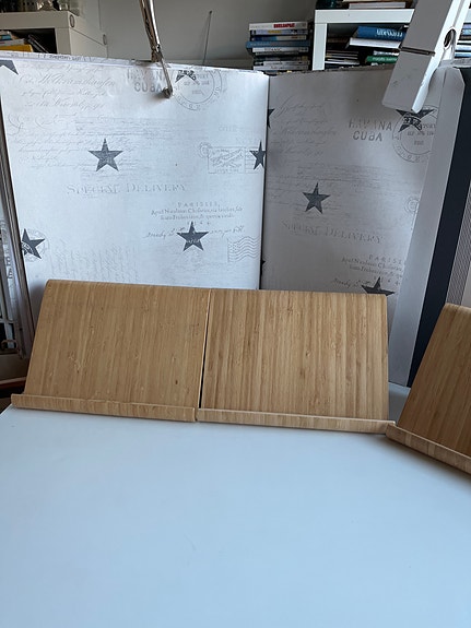 Ikea Vivalla Teline tabletille. Voidaan tuoda.
