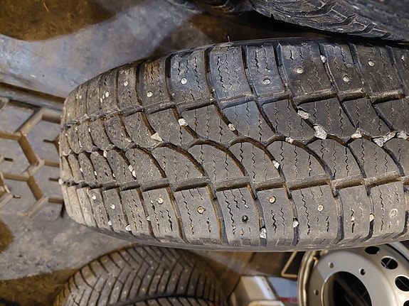 215/65R16C Kormoran nastarengas