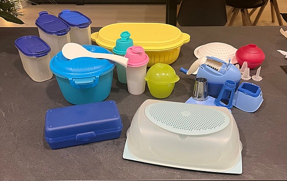 Tupperware astioita