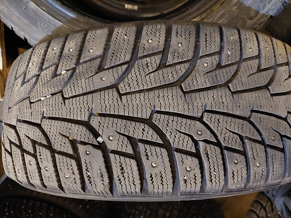 225/50R17 Hankook nastarengas