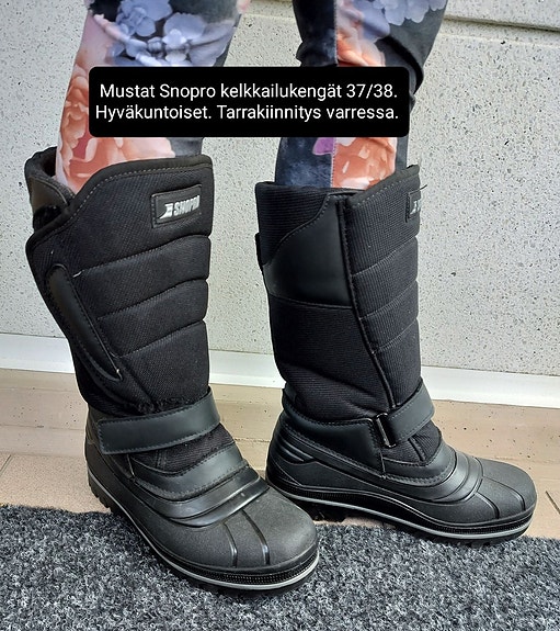 Snopro mustat talvisaappaat / kelkkailukengät 37/ 38