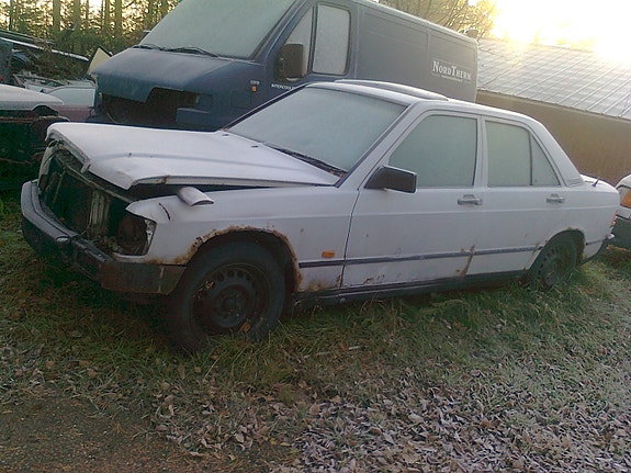 MB W 201 2,0 bensa vm 86 ja 87 osina
