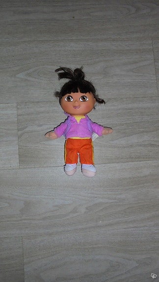 Dora nukke