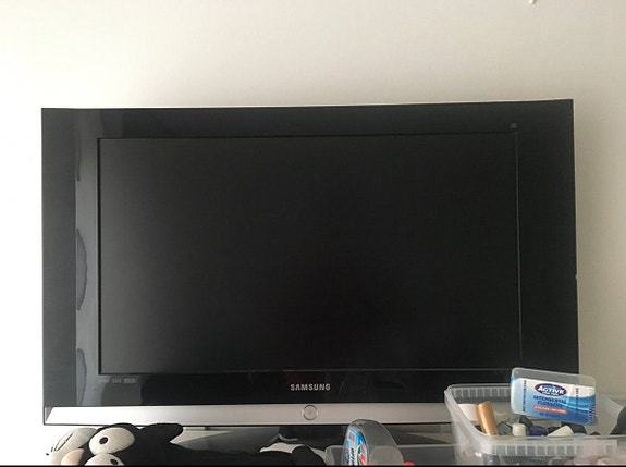 TV 32 tuumainen