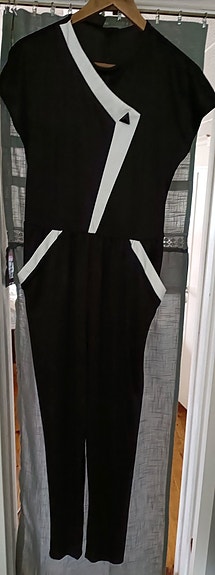 Kasarimallin jumpsuit S-M
