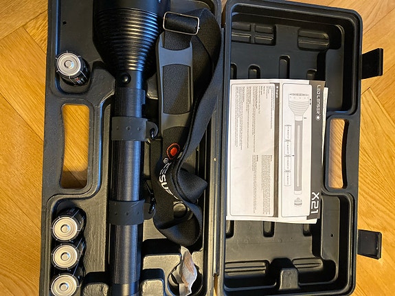 huipputehokas lamppu Led Lenser X 21