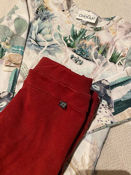 Product image 1 of 2