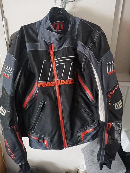 Mp-asu racing zenith kelkka takki