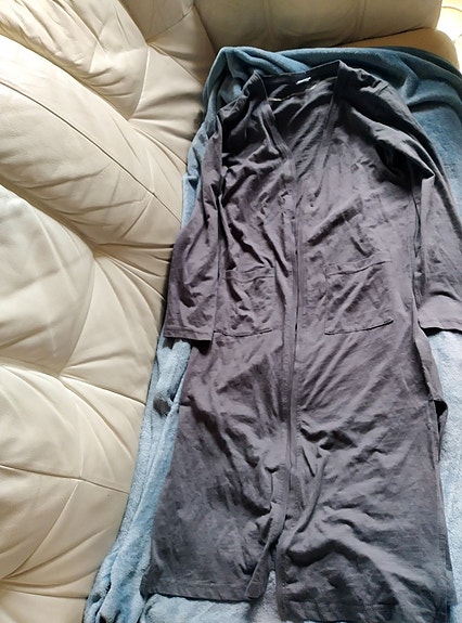 Pitkä harmaa neuletakki 146 cm