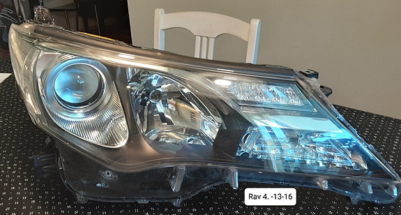 Toyota Rav4 2013-2016 Oik.ajovalo. Hyvä.