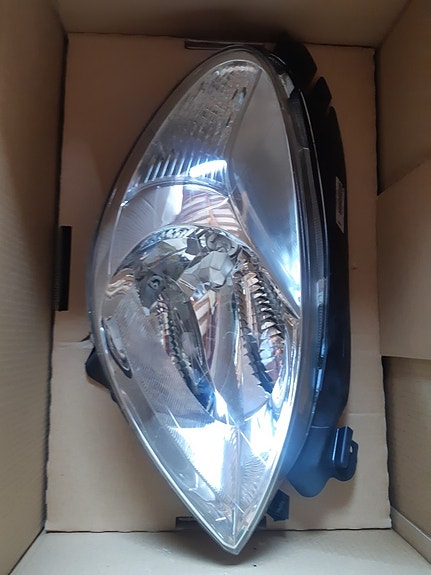 Citroen Xsara Picasso 2000- oikea ajovaloumpio 620637