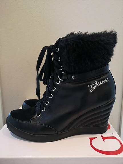 Guess talvinilkkurit 38
