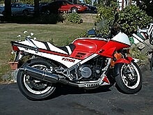 Yamaha FJ 1100 osia,mittaristo ja istuin