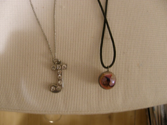 Product image 1 of 2