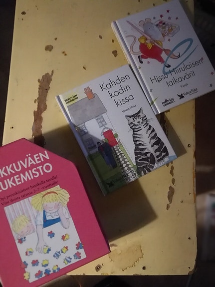 2 lasten kirjaa: Kissa ja Hiiri kuvakirjat