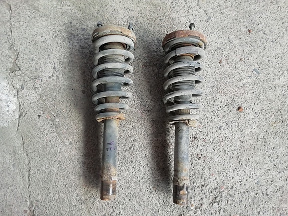 Hyundai Sonata 2006-2021 etujouset ja iskarit