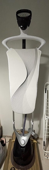 Philips GC558/30 Comfort Touch vaatehöyrystin pystylaudalla